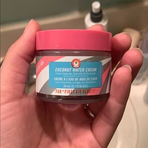 First Aid Beauty Hello Fab Coconut Water Cream